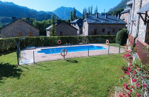 El Pueyo de Jaca Apartment | La Encina, Acogedor apartamento con piscina - Arafita Apartamentos