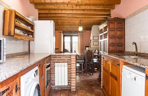 Navarredonda de Gredos House | La Esperilla De Gredos: Rural House with 6 Bedrooms for 12 Guests in Sierra de Gredos