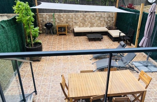 Viana House | La Puerta de Viana, with txoko, garage and swimming pool!