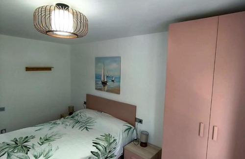 Sant Carles de la Rapita Apartment | La Rapita -Spain 5-Min Walk to the sandy Beach, Modern 3 bed Flat