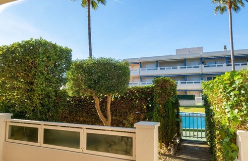 Tamarit Apartment | Large terrace, with garden. Pool and near the beach