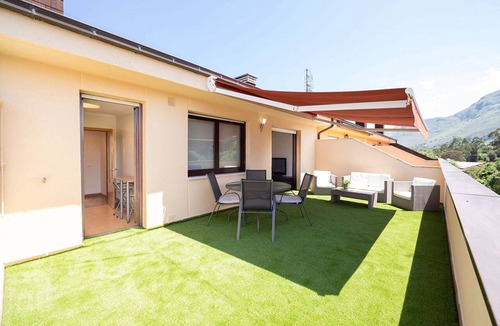La Portilla Apartment | Llanes Apartment with Terrace and Garden - Luz de Poniente