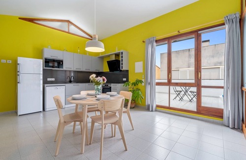 Bellvey Apartment | 'Loft El Til-ler' Apartment with Private Terrace and Wi-Fi