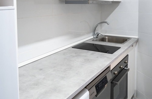 Parque de Roma Apartment | LOIRA BERDUSÁN: Modern Comfort Near the AVE