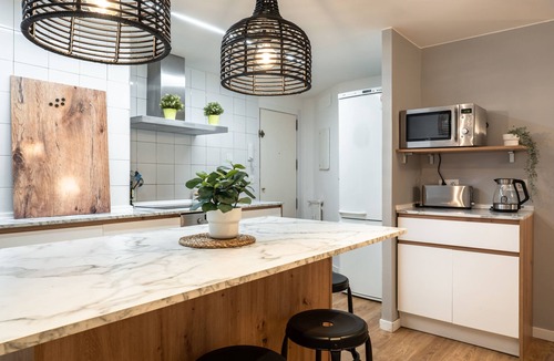 Zaragoza Centro Apartment | LOIRA DOCTOR CERRADA: Luxury and Spaciousness with