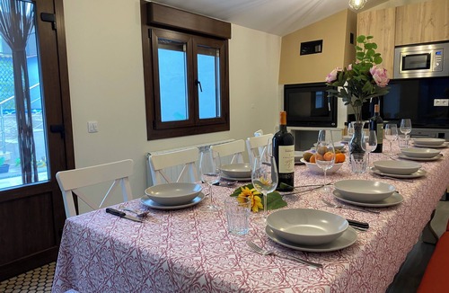 Olombrada House | LOS HENARES 3, For getaways with family and friends. Nature and Leisure.