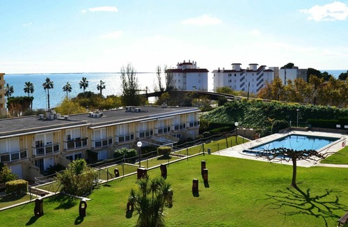 Sant Carles de la Rapita Apartment | Lovely apartment for 6 people with pool, TV and balcony