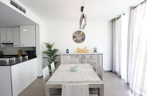 L'Ampolla House | Lovely apartment in villa for 5 guests with WIFI, pool, A/C, TV, patio and pets allowed