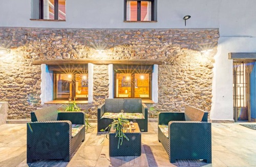Vall d'Alba Villa | Luxe Mediterranean Masia | BBQ | Pool | Chillout