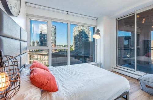 Yaletown Apartment | Luxury Designer 3BR Apartment In The Heart Of Downtown!