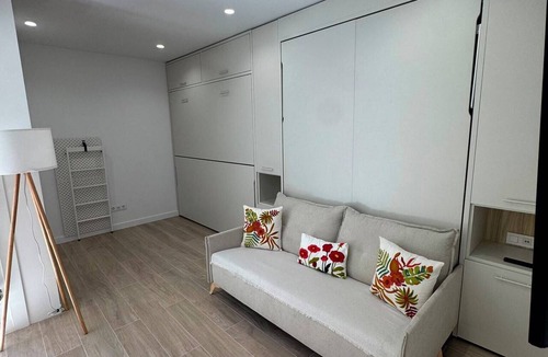 Vicalvaro Apartment | Luxury Family Room for Rent, 15 Minutes from Downtown Madrid
