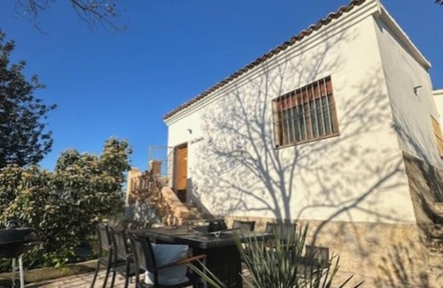 Calig House | Luxury Holiday Home nearby the Beach with Pool