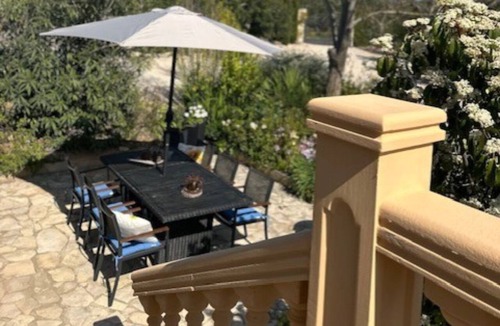 Calig House | Luxury Holiday Home nearby the Beach with Pool