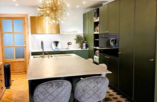 Zaragoza Centro Apartment | Luxury in the center, ideal corporate rental. Parking.