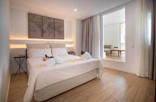 Dreta de l'Eixample Apartment | Luxury Penthouse with Jacuzzi & Large Terraces by Passeig de Gràcia