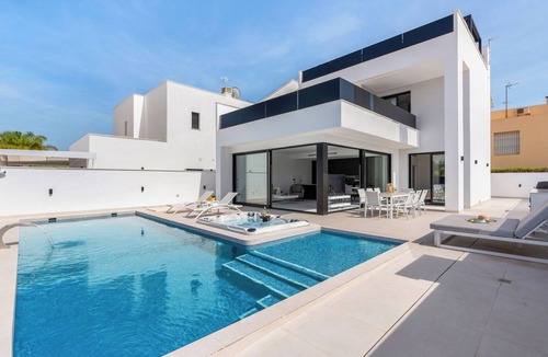 Santiago de la Ribera Villa | Luxury Villa Adela | Pool, 2 Jacuzzi’s & Rooftop Terrace suitable for 8 guests.