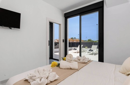 Santiago de la Ribera Villa | Luxury Villa Adela | Pool, 2 Jacuzzi’s & Rooftop Terrace suitable for 8 guests.