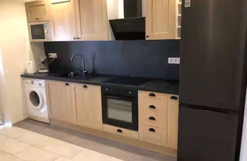 Decines-Charpieu House | Maison Vallée: Swimming Pool/Groupama Stadium/Euroexpo/LDLC ARENA/Access to Downtown
