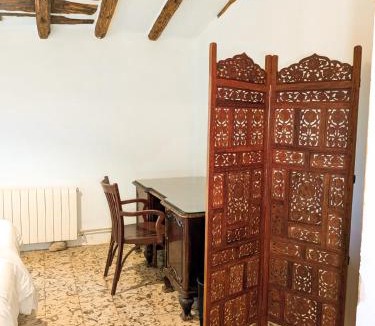 Chert House | Mas de la Guilona - Masía histórica de 4 estrellas