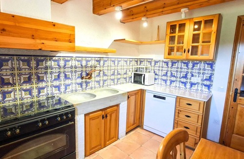 L'Espunyola Cottage | Masia Casa Comamorera - Rural House in the Forest - swimming pool and Montserrat views