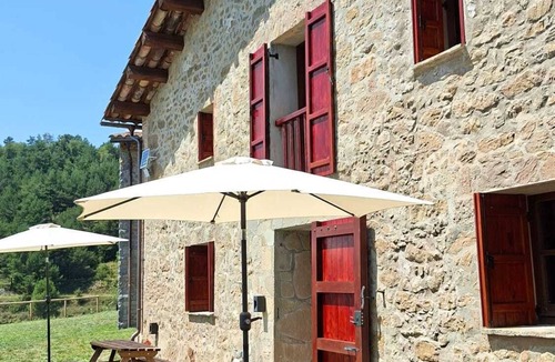 L'Espunyola Cottage | Masia Casa Comamorera - Rural House in the Forest - swimming pool and Montserrat views