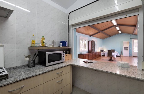 Vilobi Del Penedes Villa | Masia 'La Geneta' with Private Pool, Wi-Fi, and Air Conditioning