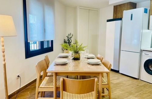 Jaca Apartment | Modern 2-Bedroom Apartment, Air-Conditioned in Jaca Centre