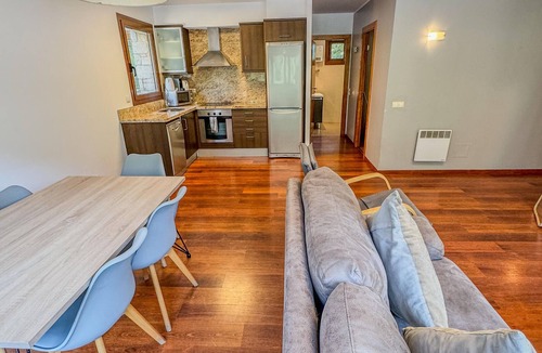 Arinsal Apartment | Modern Apartment in Arinsal - 5 pers, PARKING