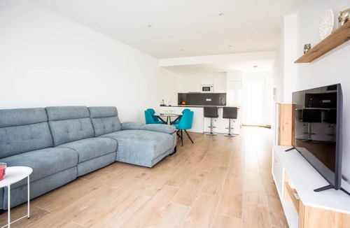 Lo Pagan House | Modern Home with Private Pool & on walking distance from the beach & restaurants
