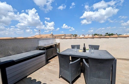 Los Altos Apartment | Modern La Ciñuelica PH with Com Pool L166