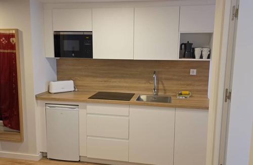 Candanchu Apartment | Modern Studio in Candanchú, 4 ppl, 2 beds