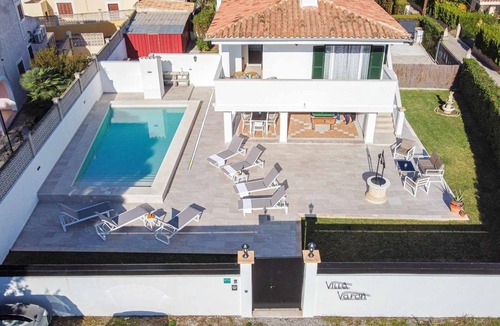Ciudad Universitaria House | Modern Villa Varon Blue