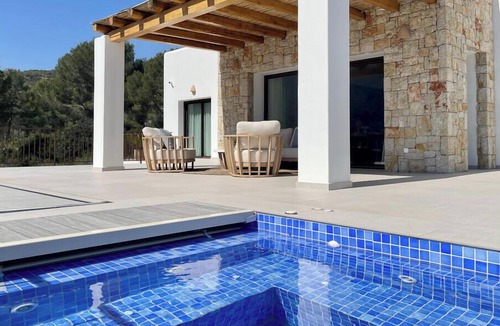 Pedreguer Villa | Modern villa for 6 with private pool and mountain views - LA OKSANA