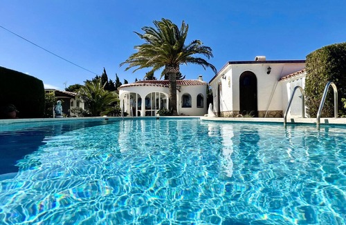 Miami Platja Cottage | Modern Villa in Miami Platja with Private Pool