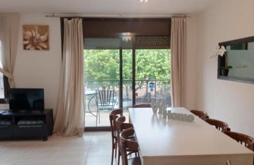 Tremp Apartment | Monroser