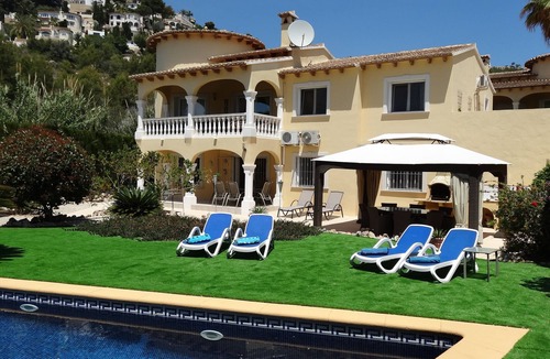 San Jaime Villa | Moraira 4 bed spacious private pool villa, A/C, wifi, table tennis, pool table