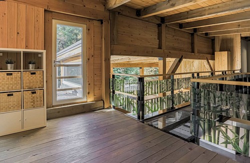 Morin Heights Ski Chalet | Nature and light--Close to services