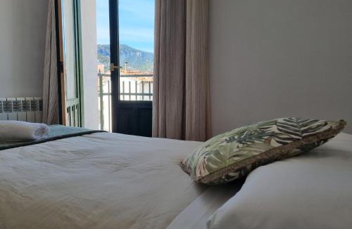 Tragacete Hostel | NcantadaROOMS