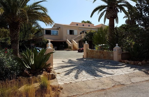Cala Murada Apartment | NEAR THE BEACH, beautiful detached apartment in a house with a garden and pool