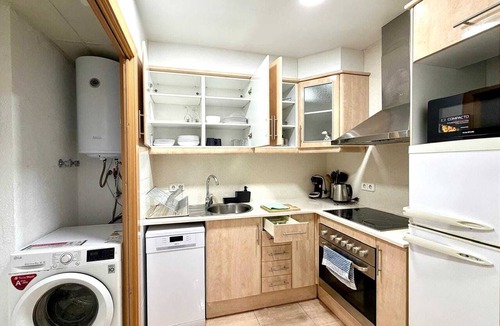 Sant Adria de Besos Apartment | Near to Beach and 15 min to Barcelona by Train