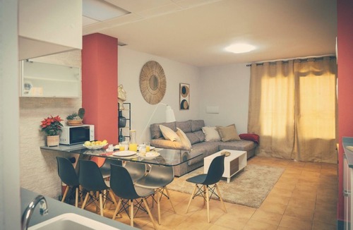 Castello de la Plana House | NEIGHBORHOOD HOUSE