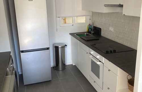 Trinitat Apartment | Newly renovated apartment next to the park of nurseries