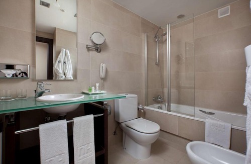 Lovaina Hotel | NH Canciller Ayala Vitoria