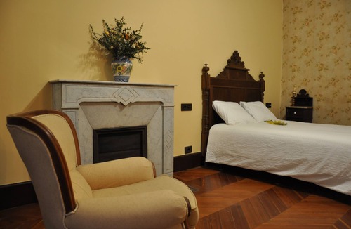 Malgrat de Mar House | Novecentista house for families, large garden, town center, close to the beach