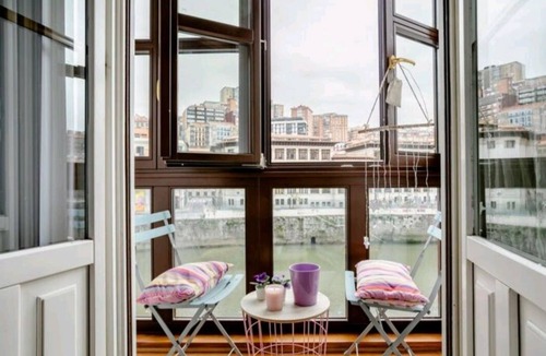Bilbao Old Town Condo | Nuestro Refugio