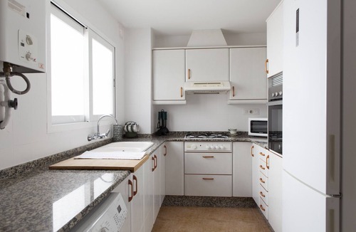 Barrio del Carmen Apartment | Old Town Quart Towers Stay I | AC & WiFi | 4 Guests