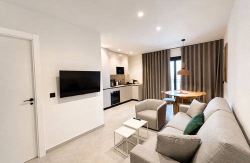El Moncayo Apartment | OMO STAYS Pinada Park