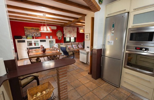 Vacarisses Villa | Peaceful, large garden with pool - 30km from Barcelona!