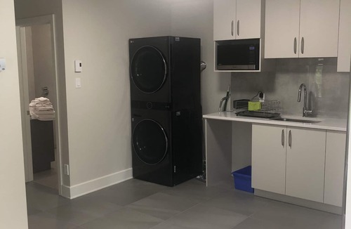 Pointe Claire Apartment | Peaceful oasis near airport private entrance.