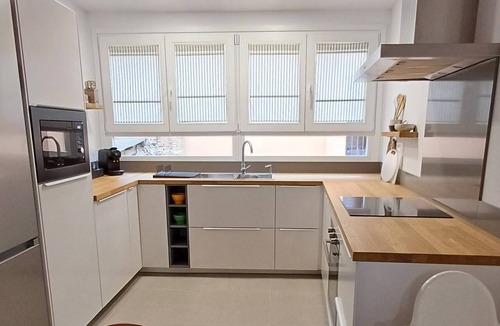 Vic Apartment | PENTHOUSE WITH TERRACE IN THE HISTORIC CENTER (ideal for groups and families)